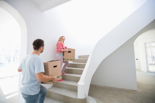 Local moving truck support for Hampton flats and houses